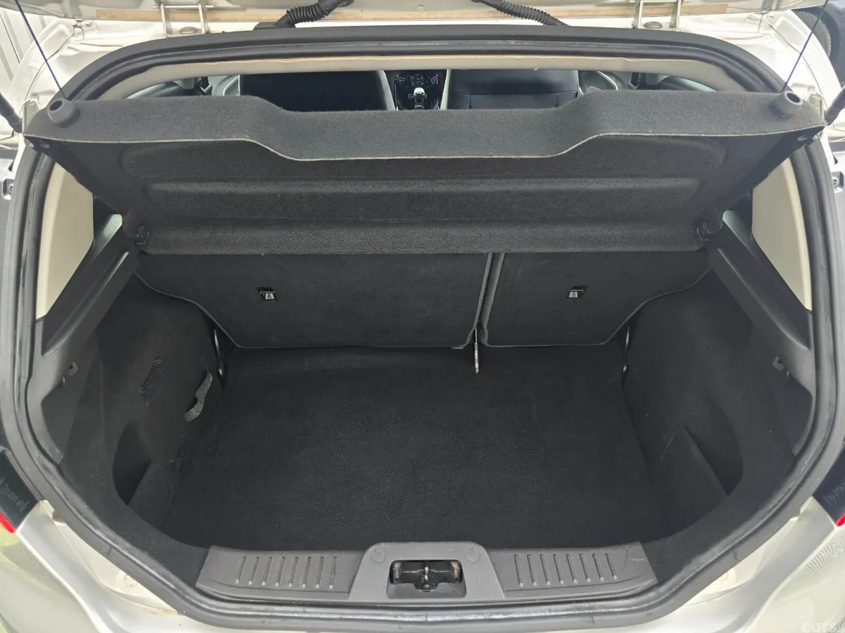 Ford Fiesta Hatchback, Petrol, 2016, Silver