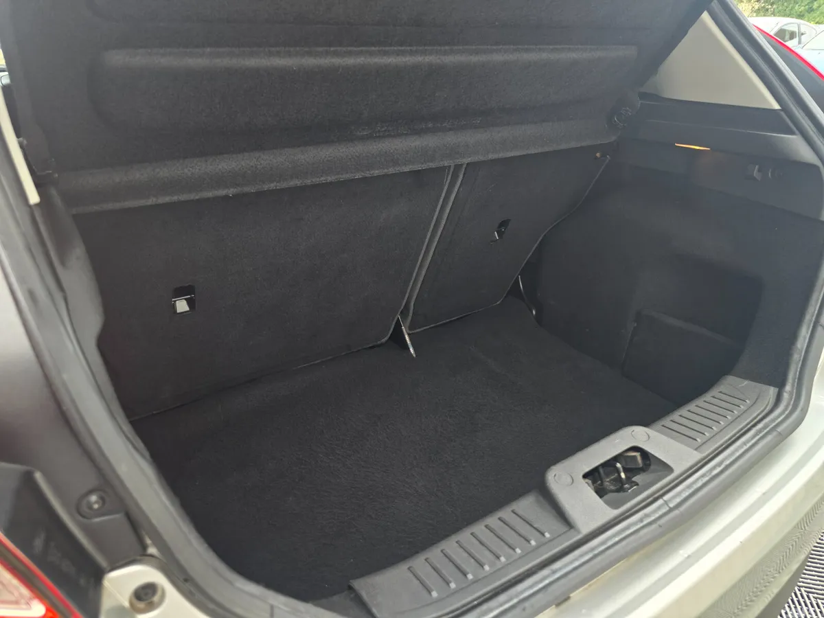 Ford Fiesta Hatchback, Petrol, 2016, Silver