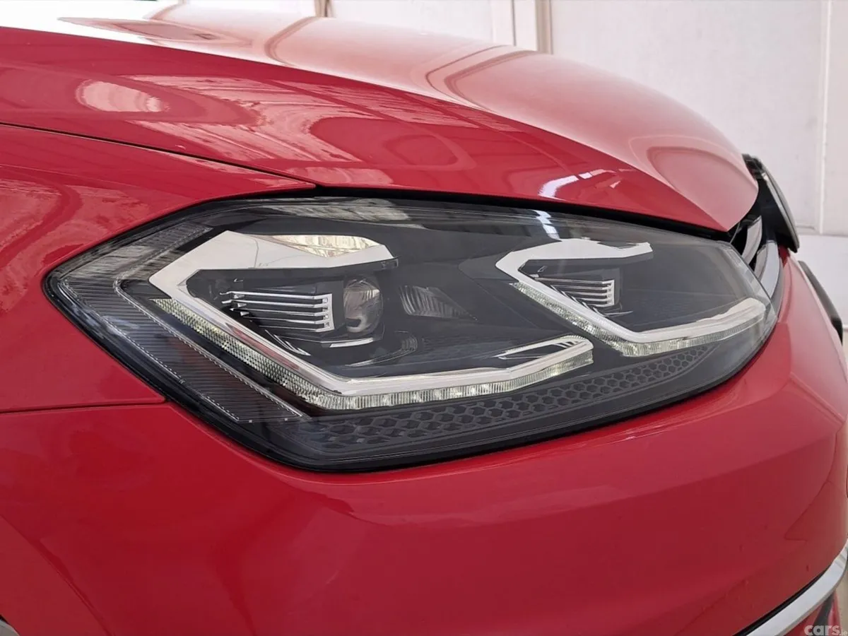 Volkswagen Golf Hatchback, Petrol, 2018, Red