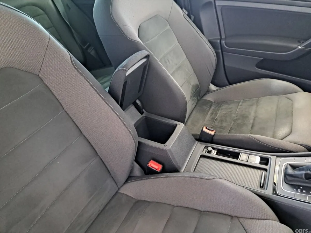 Volkswagen Golf Hatchback, Petrol, 2018, Red