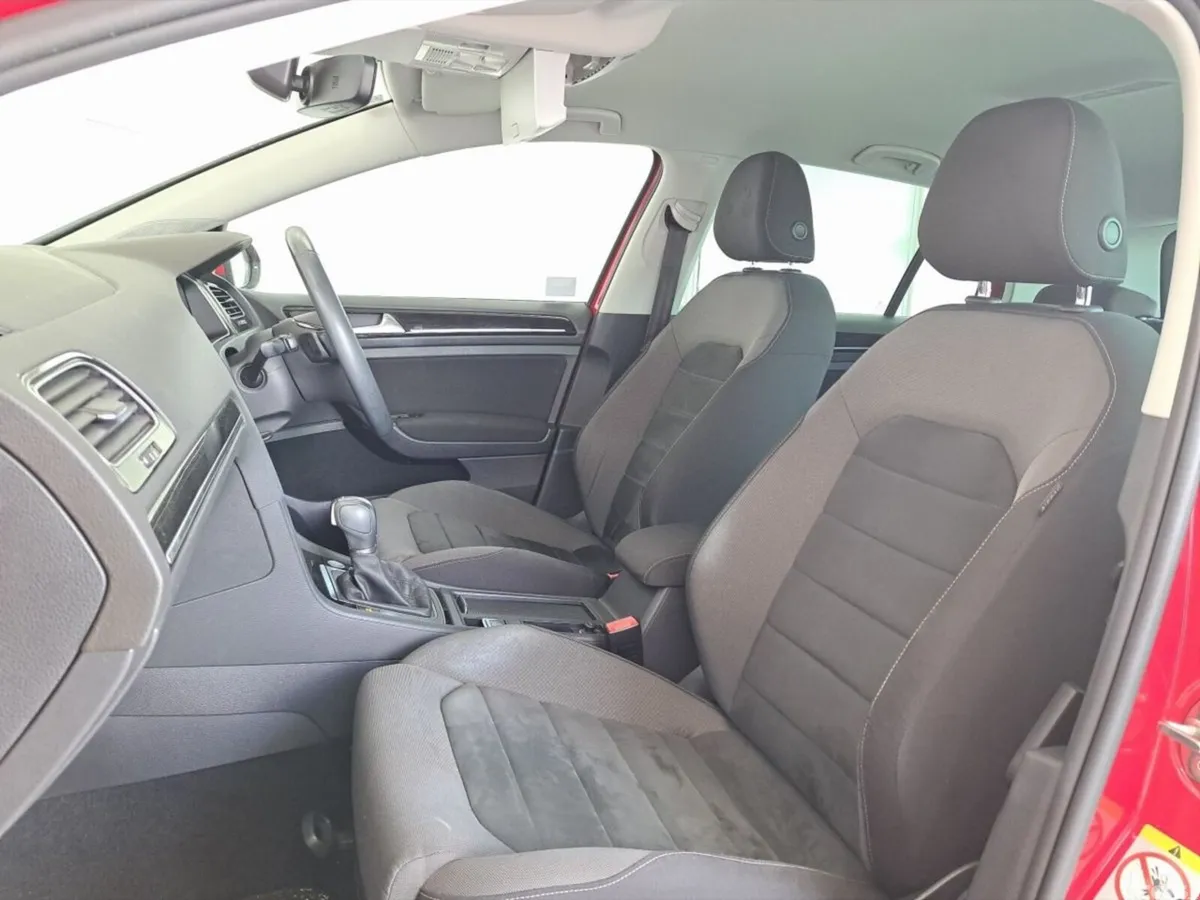 Volkswagen Golf Hatchback, Petrol, 2018, Red