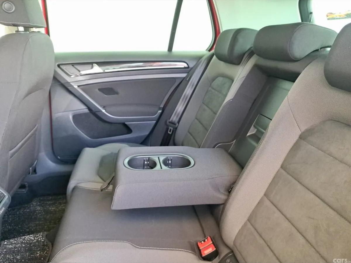 Volkswagen Golf Hatchback, Petrol, 2018, Red