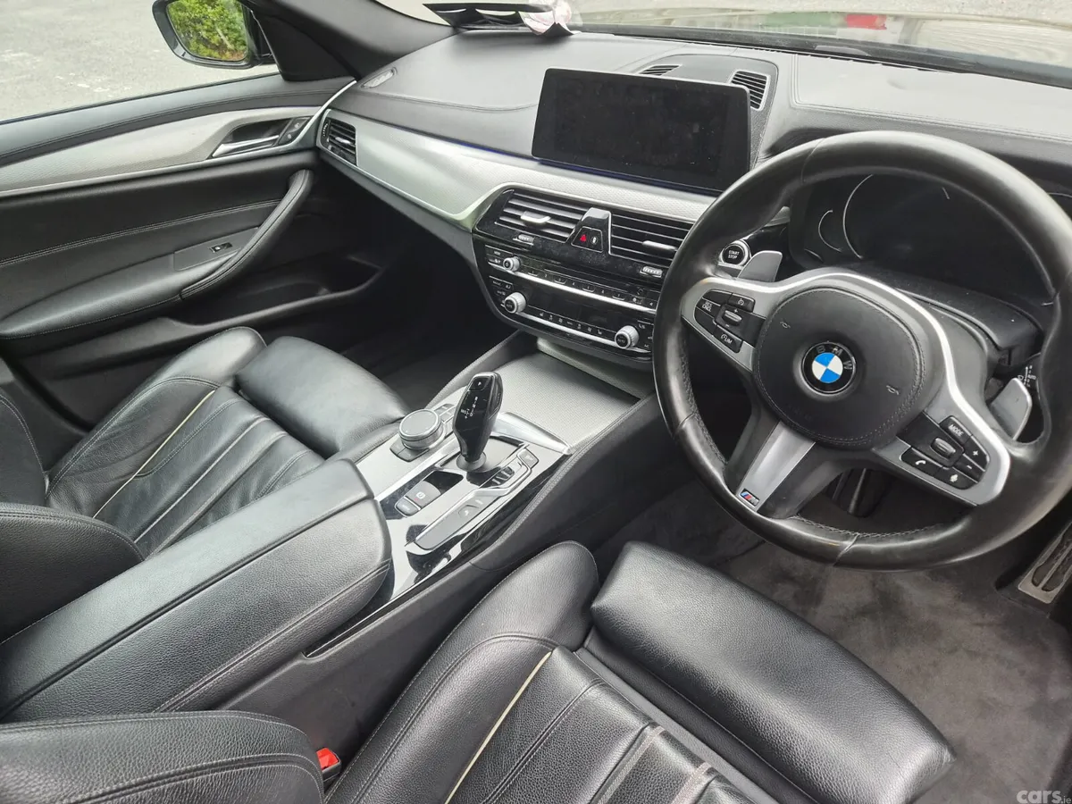BMW 5-Series Saloon, Petrol Plug-in Hybrid, 2018, Black