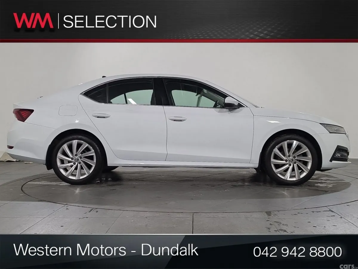 Skoda Octavia Saloon, Petrol Hybrid, 2024, White