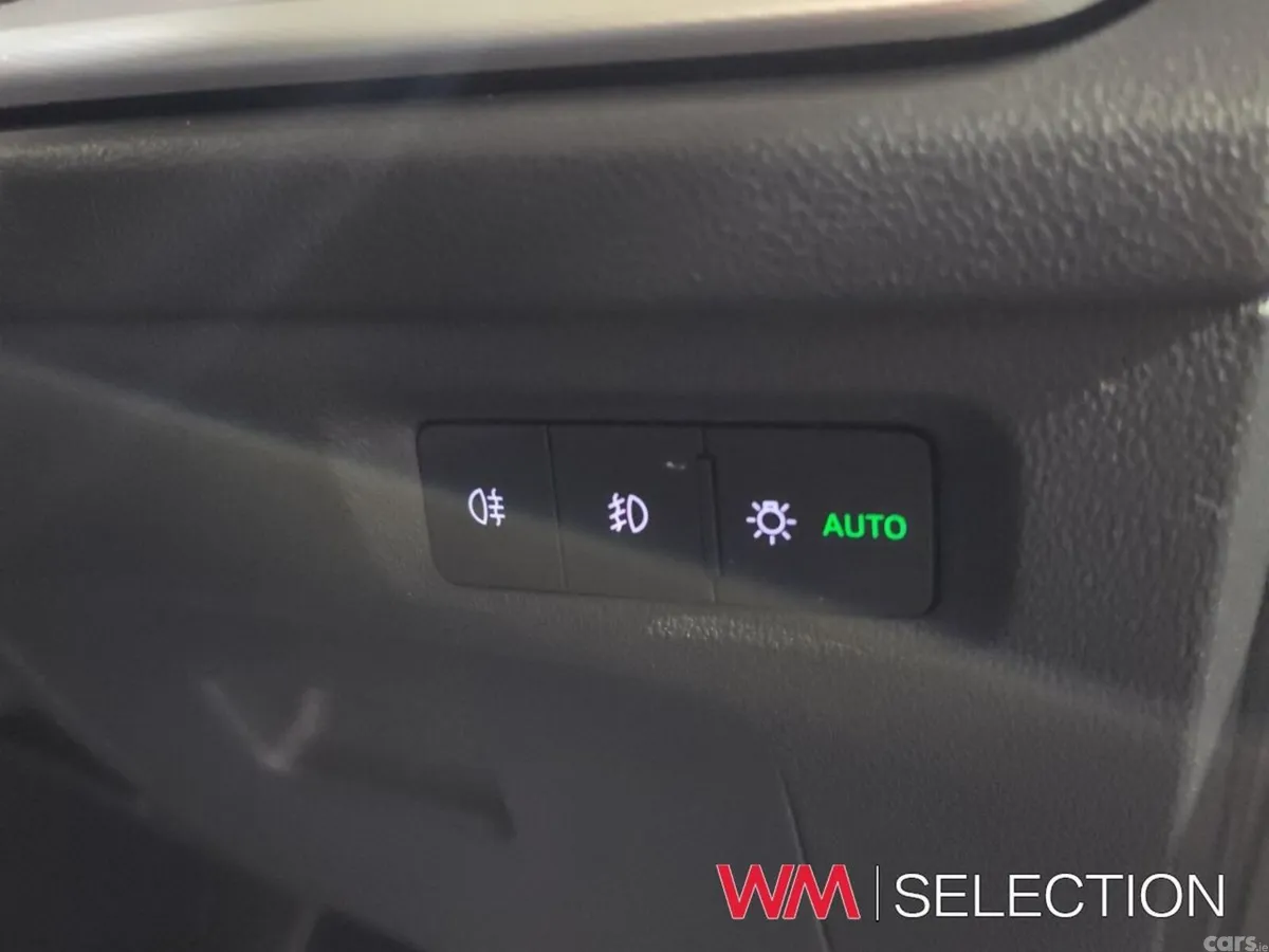 Skoda Octavia Saloon, Petrol Hybrid, 2024, White