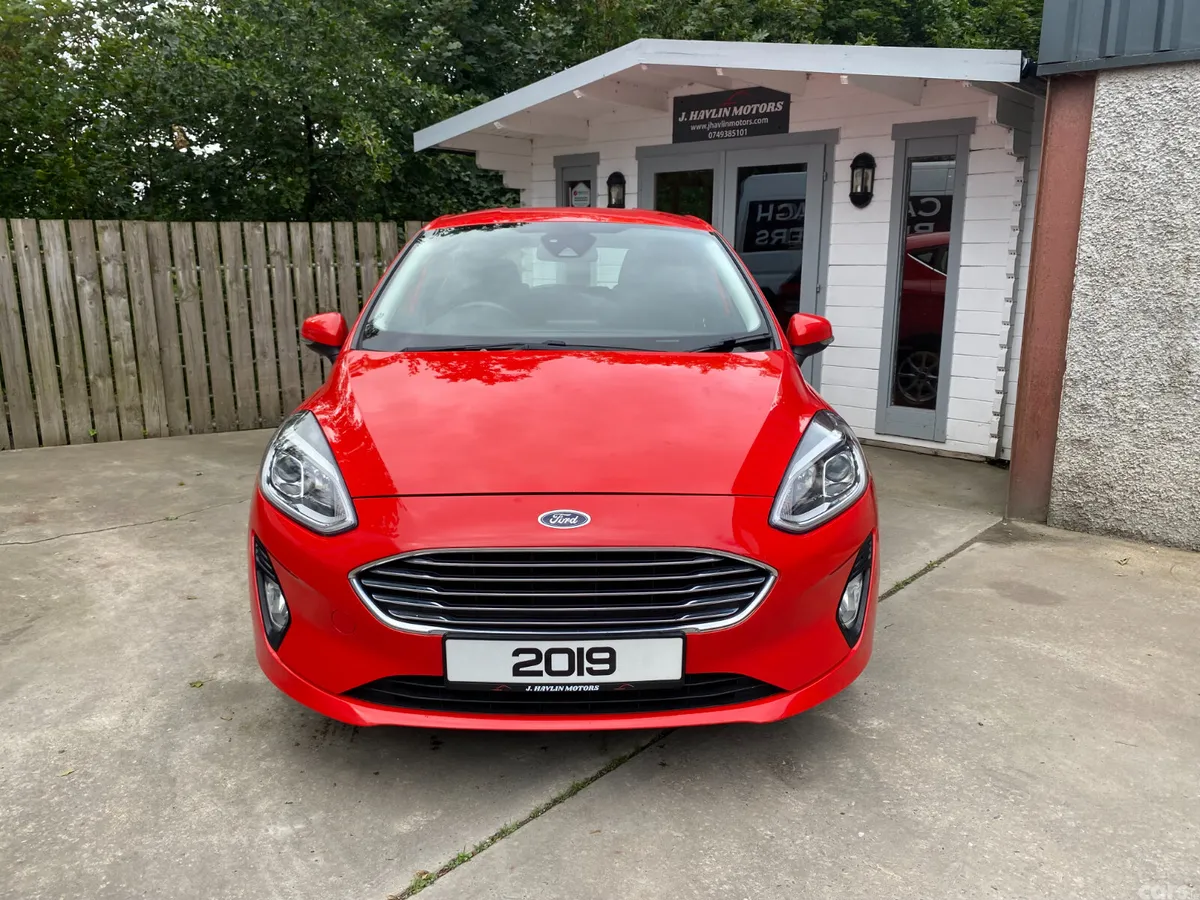 Ford Fiesta Hatchback, Petrol, 2019, Red