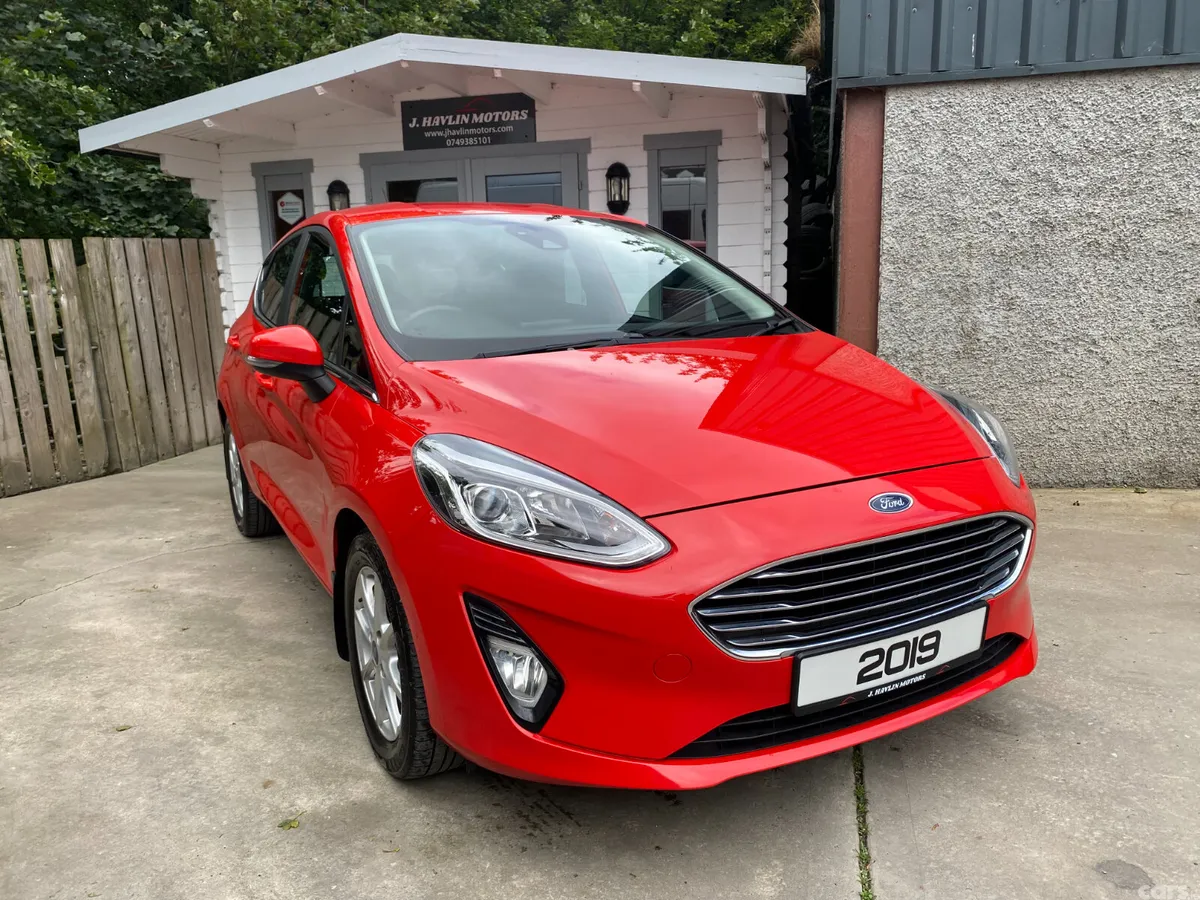 Ford Fiesta Hatchback, Petrol, 2019, Red