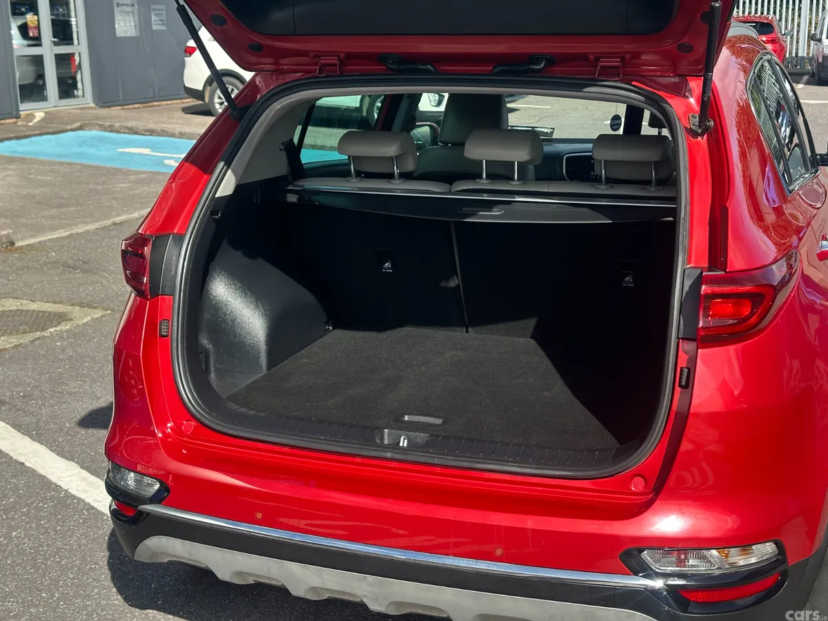 Kia Sportage SUV, Diesel Hybrid, 2021, Red