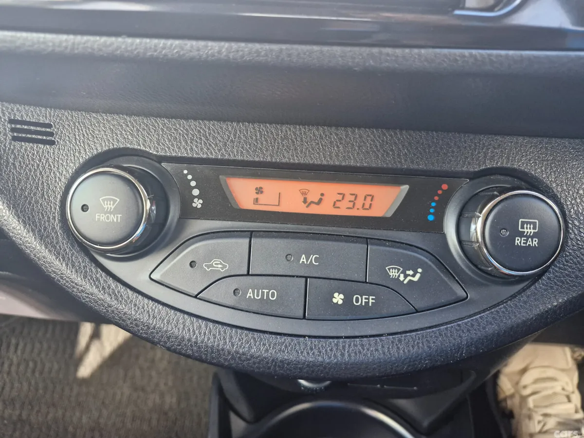 Toyota Vitz Hatchback, Petrol Hybrid, 2017, White