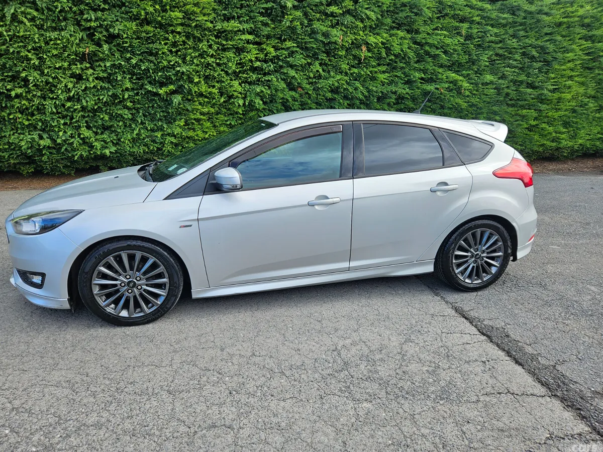 Ford Focus Hatchback, Diesel, 2017, Grey