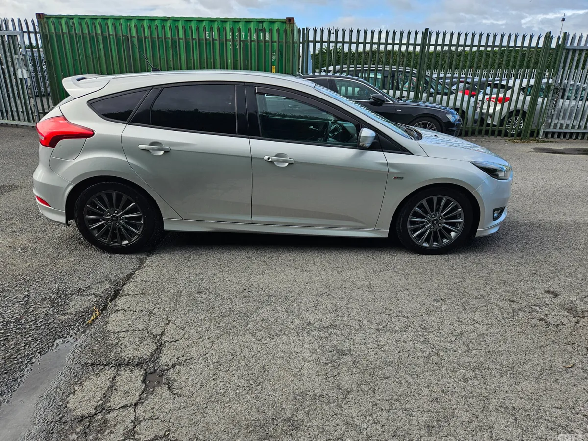 Ford Focus Hatchback, Diesel, 2017, Grey