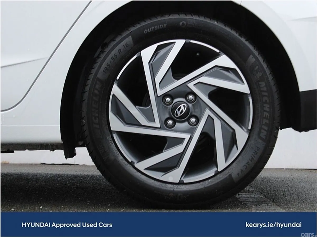 Hyundai i20 Hatchback, Petrol, 2026, White
