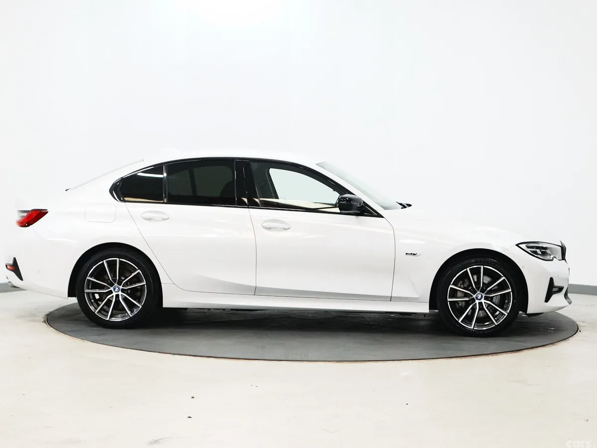 BMW 3-Series Saloon, Petrol Hybrid, 2022, White
