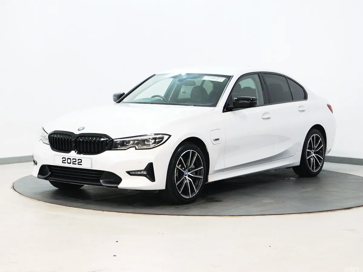 BMW 3-Series Saloon, Petrol Hybrid, 2022, White