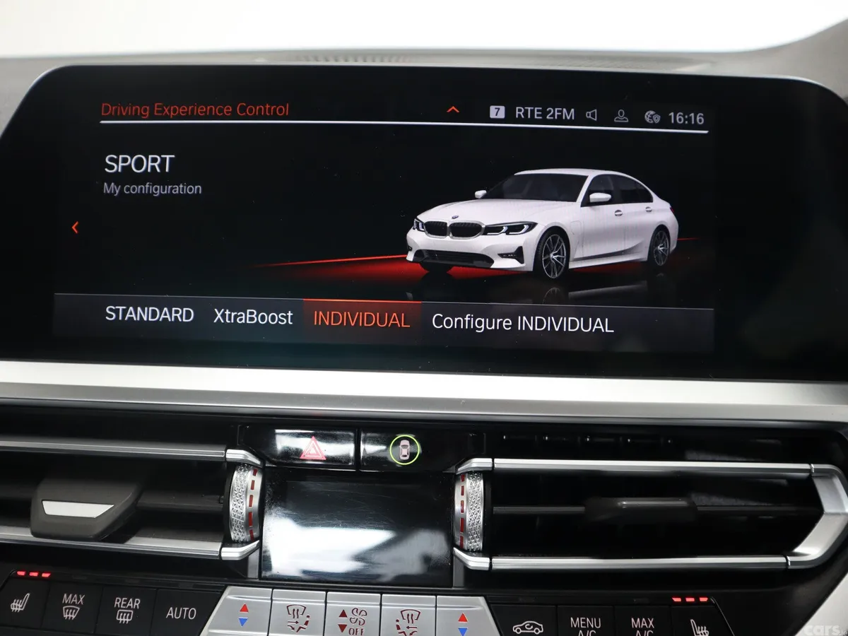 BMW 3-Series Saloon, Petrol Hybrid, 2022, White