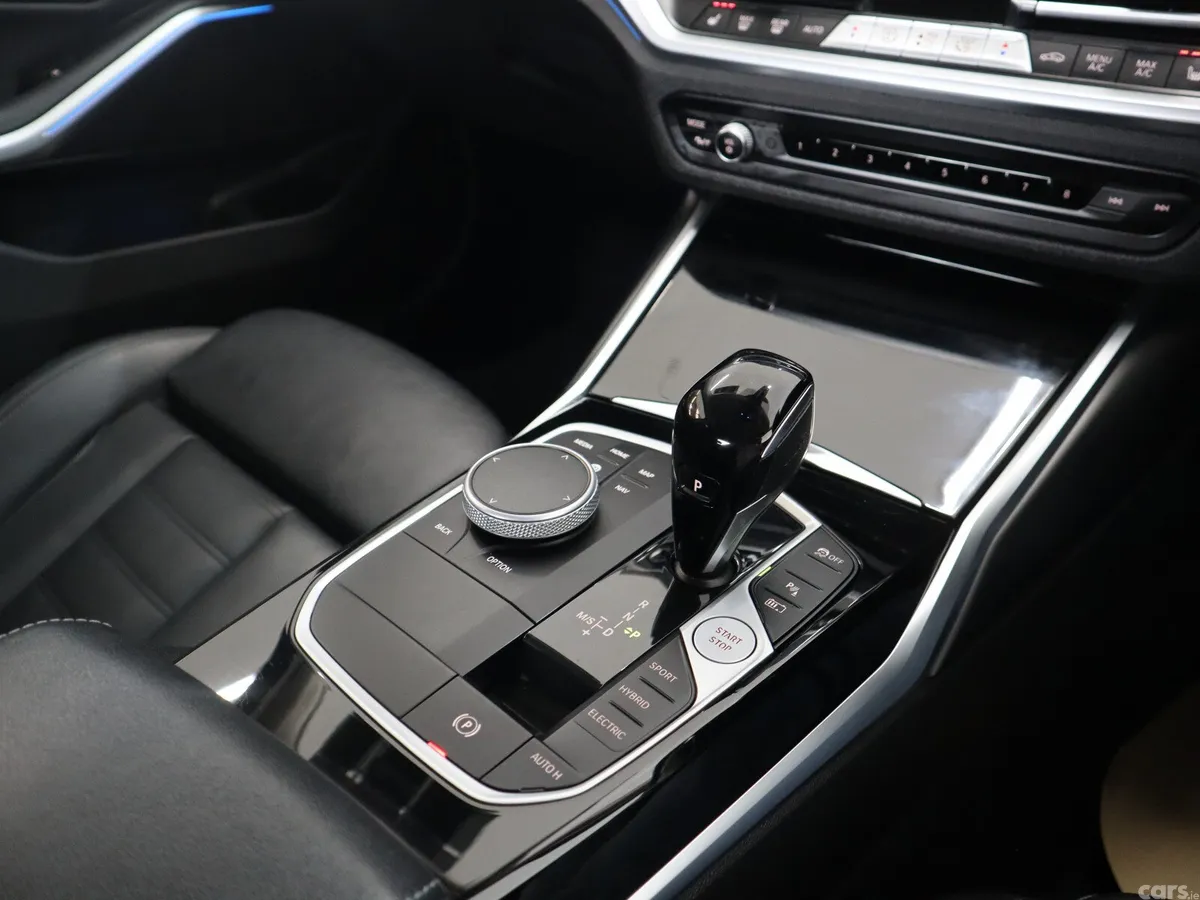 BMW 3-Series Saloon, Petrol Hybrid, 2022, White
