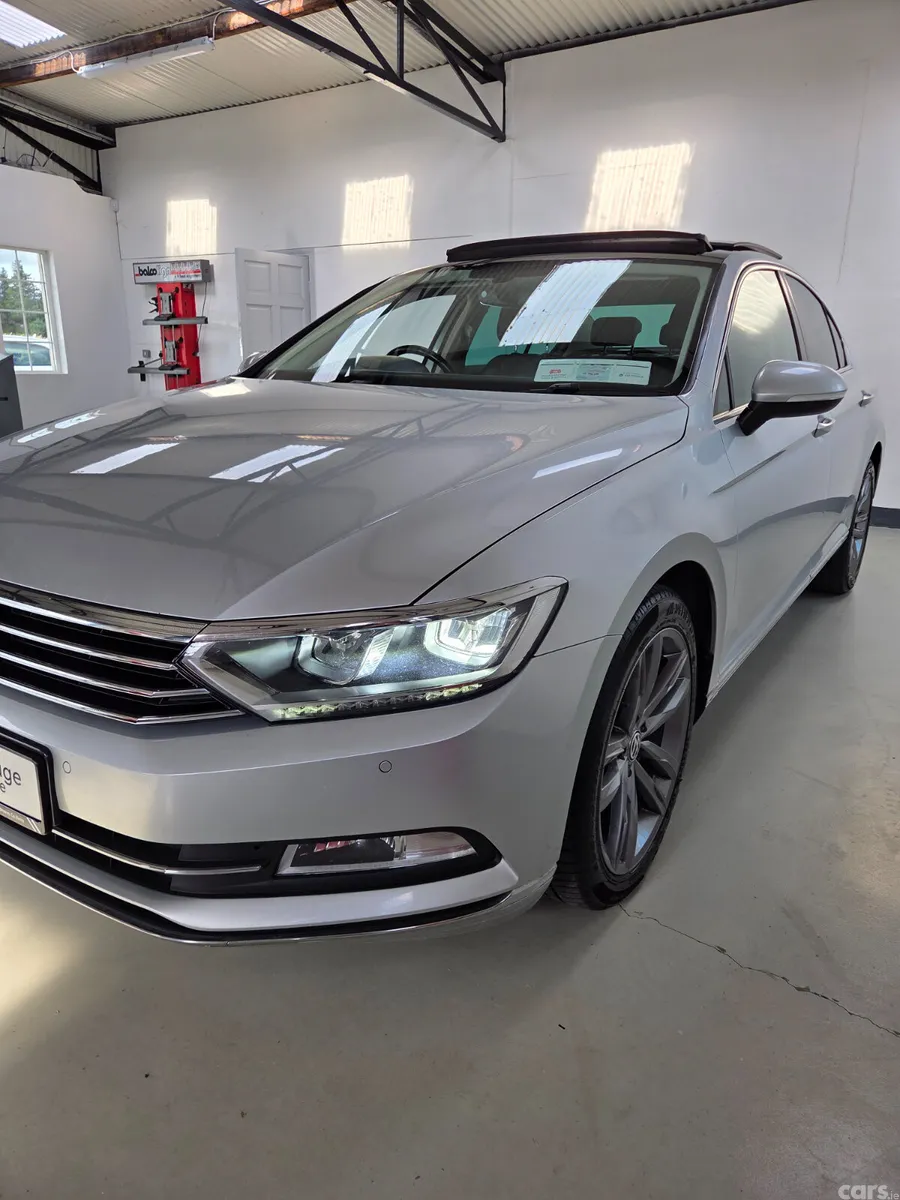 Volkswagen Passat Saloon, Diesel, 2018, Silver
