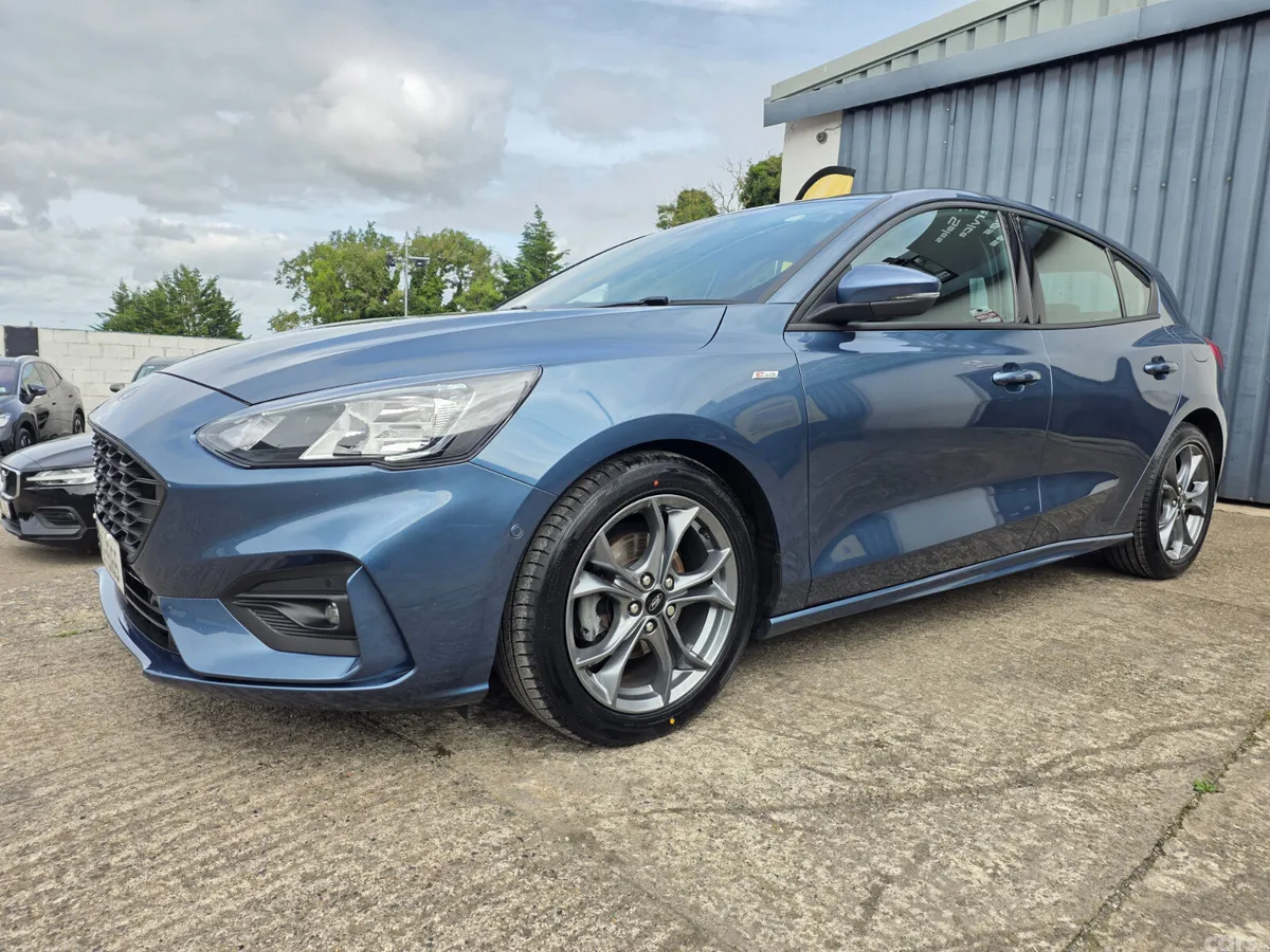 Ford Focus Hatchback, Diesel, 2020, Blue