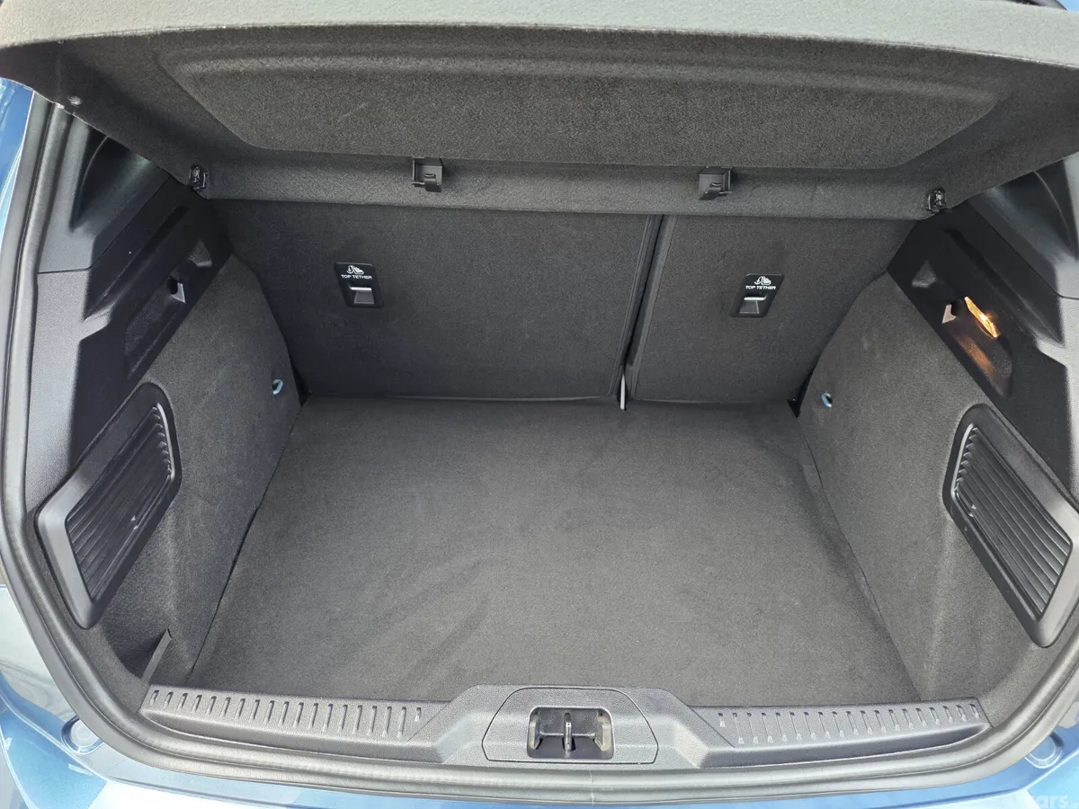 Ford Focus Hatchback, Diesel, 2020, Blue