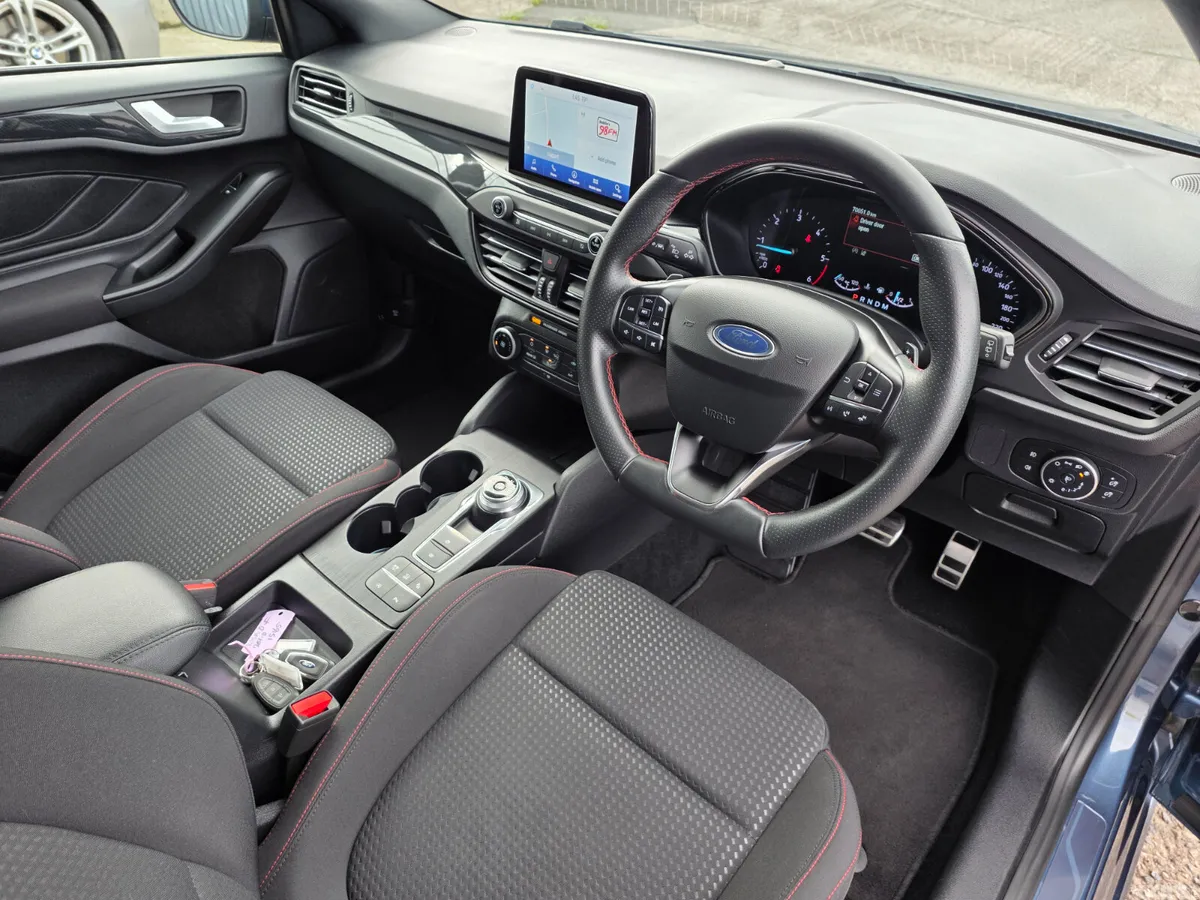 Ford Focus Hatchback, Diesel, 2020, Blue