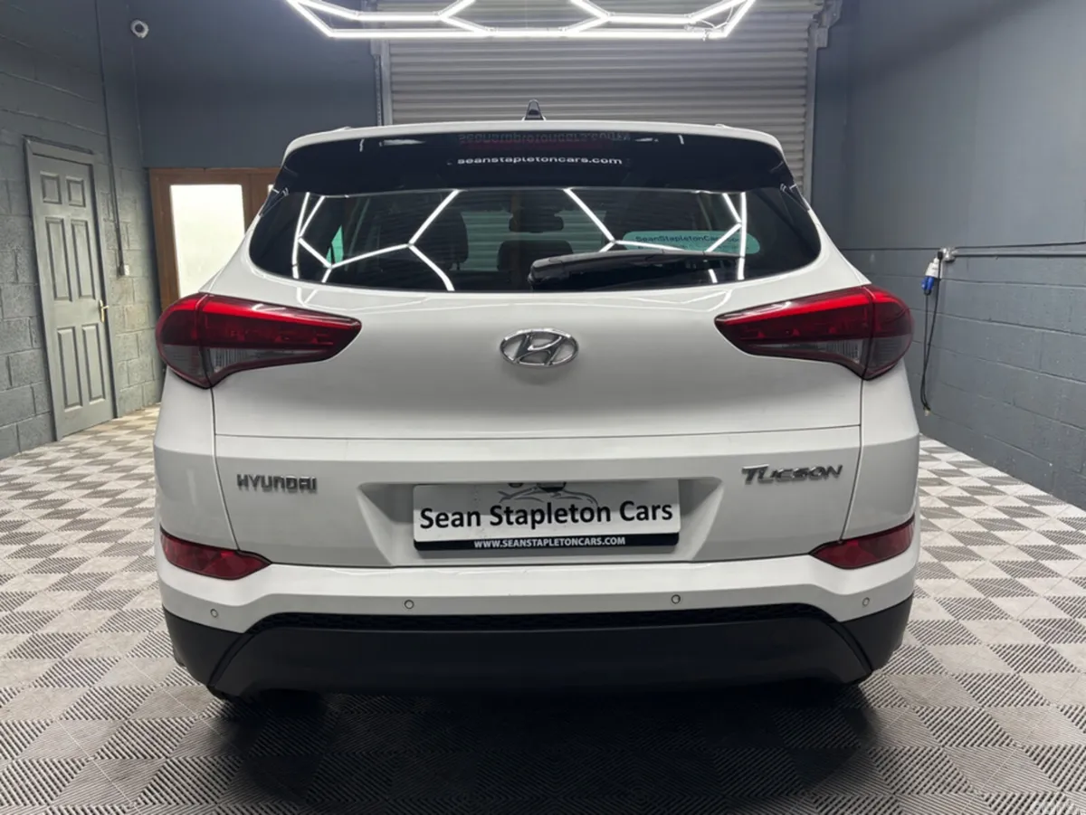 Hyundai Tucson MPV, Diesel, 2016, White