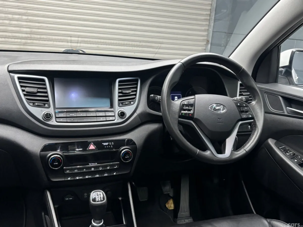 Hyundai Tucson MPV, Diesel, 2016, White