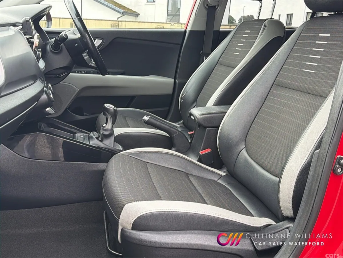 Kia Stonic SUV, Diesel, 2018, Red