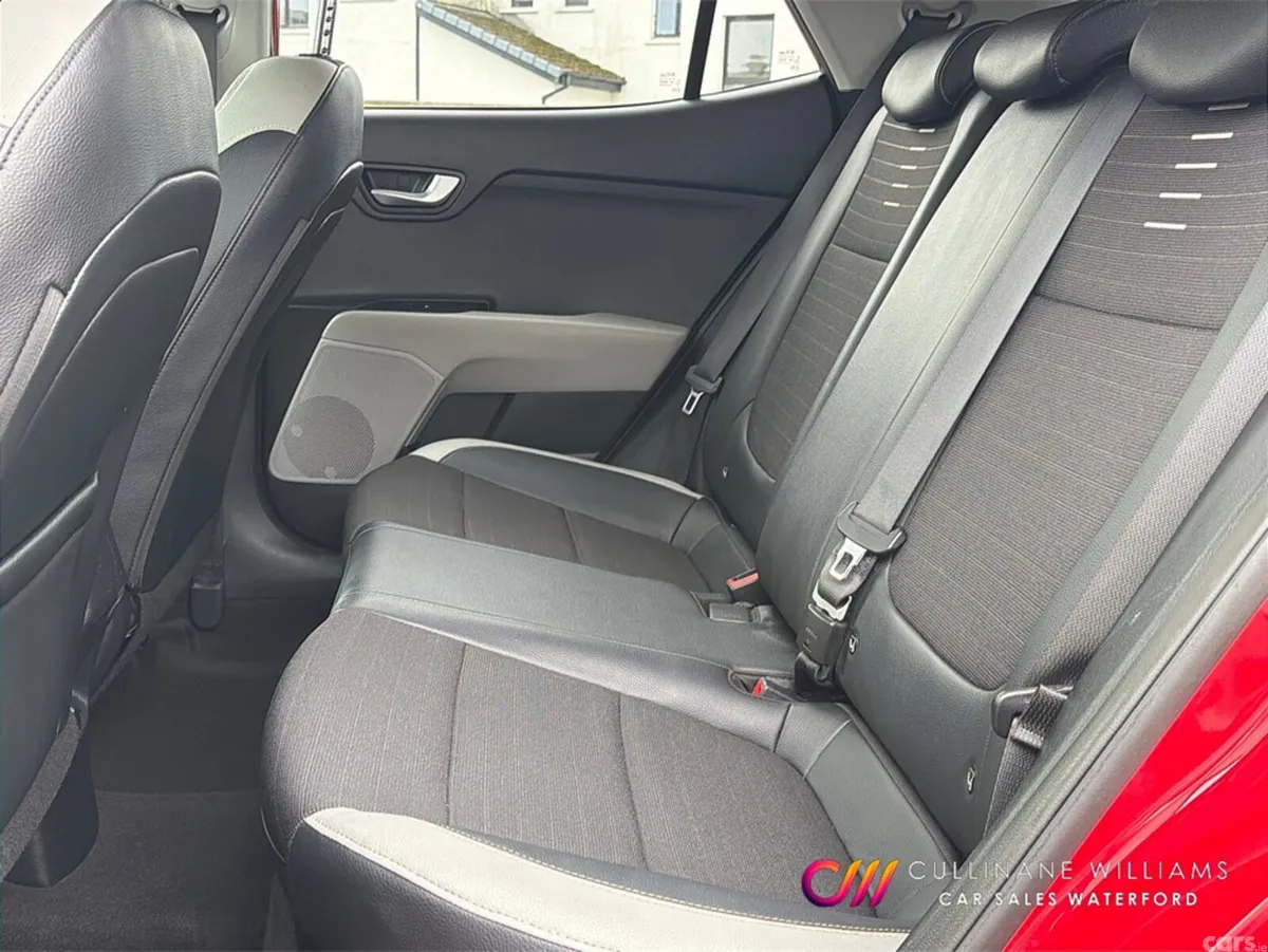 Kia Stonic SUV, Diesel, 2018, Red