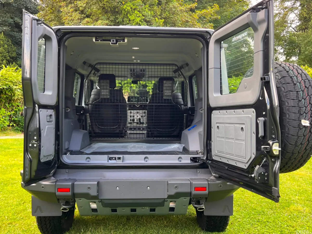INEOS Grenadier SUV, Diesel, 2026, Grey