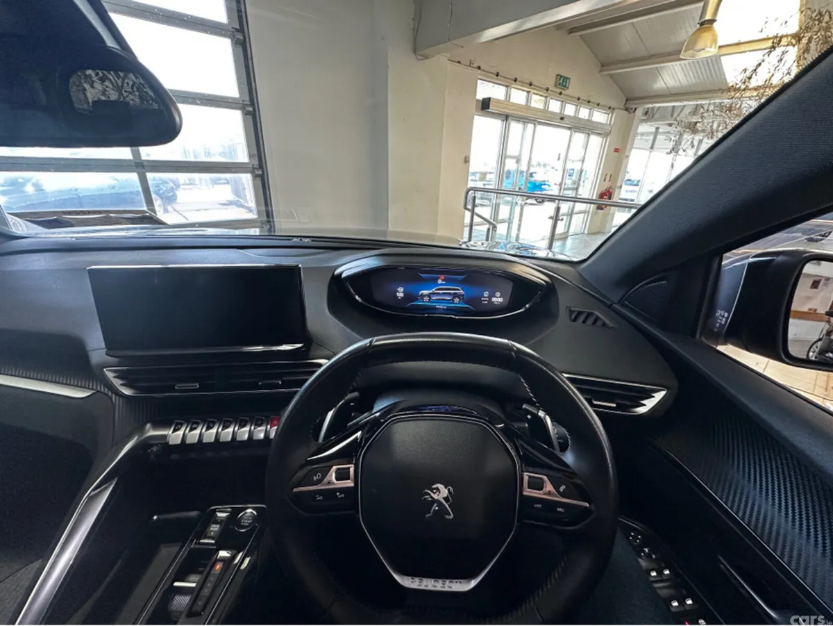 Peugeot 5008 MPV, Diesel, 2024, Grey