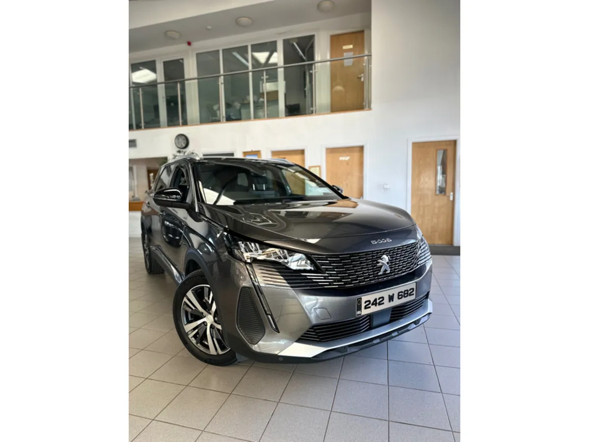 Peugeot 5008 MPV, Diesel, 2024, Grey
