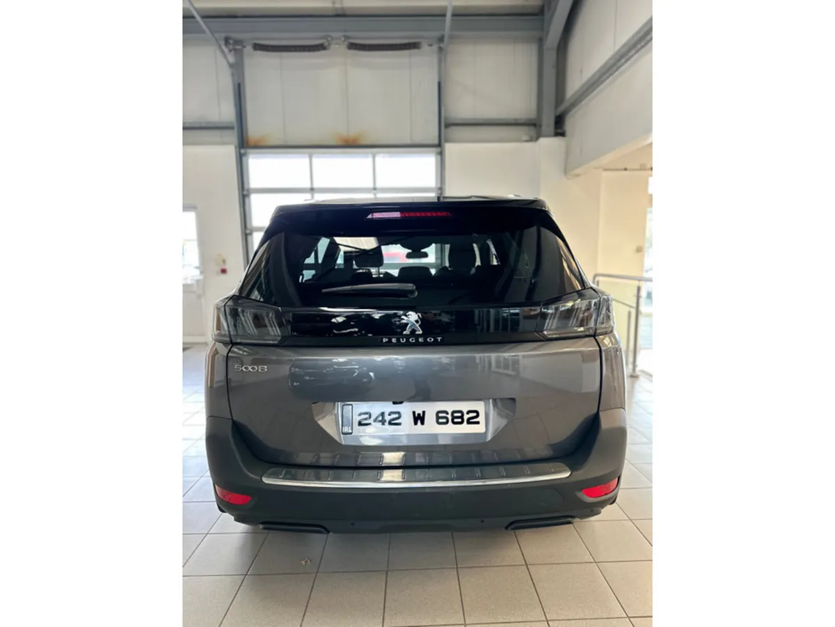 Peugeot 5008 MPV, Diesel, 2024, Grey