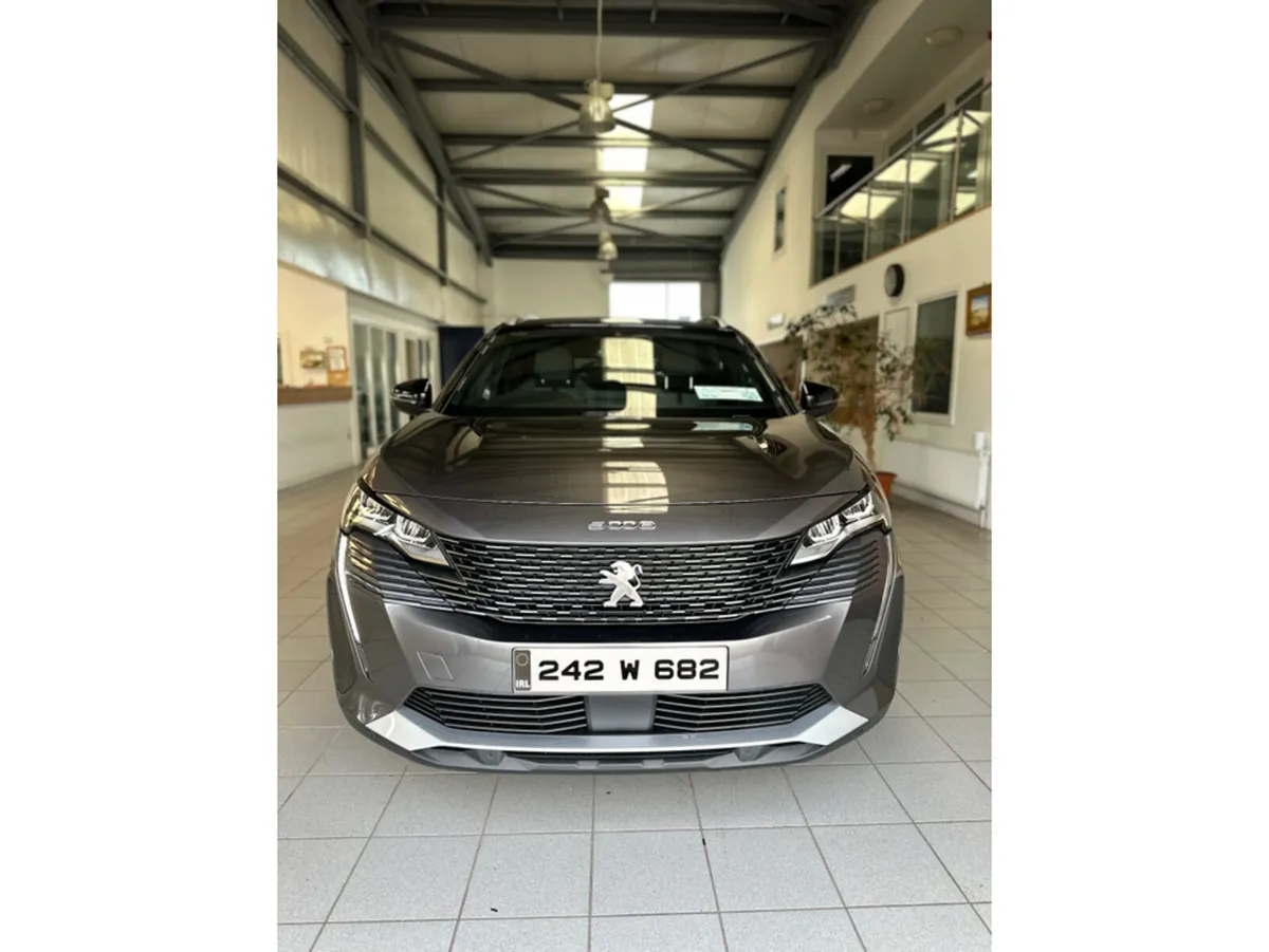 Peugeot 5008 MPV, Diesel, 2024, Grey