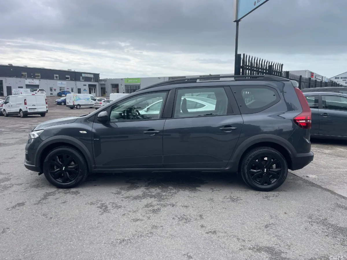 Dacia Jogger MPV, Petrol, 2023, Grey