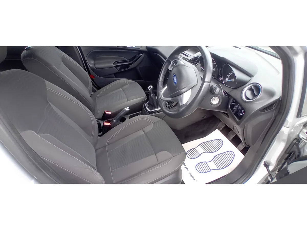 Ford Fiesta Hatchback, Petrol, 2016, Silver