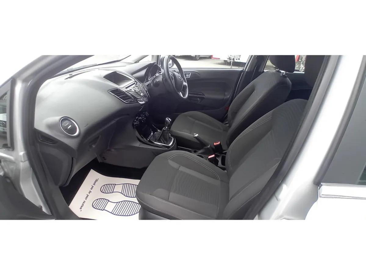 Ford Fiesta Hatchback, Petrol, 2016, Silver