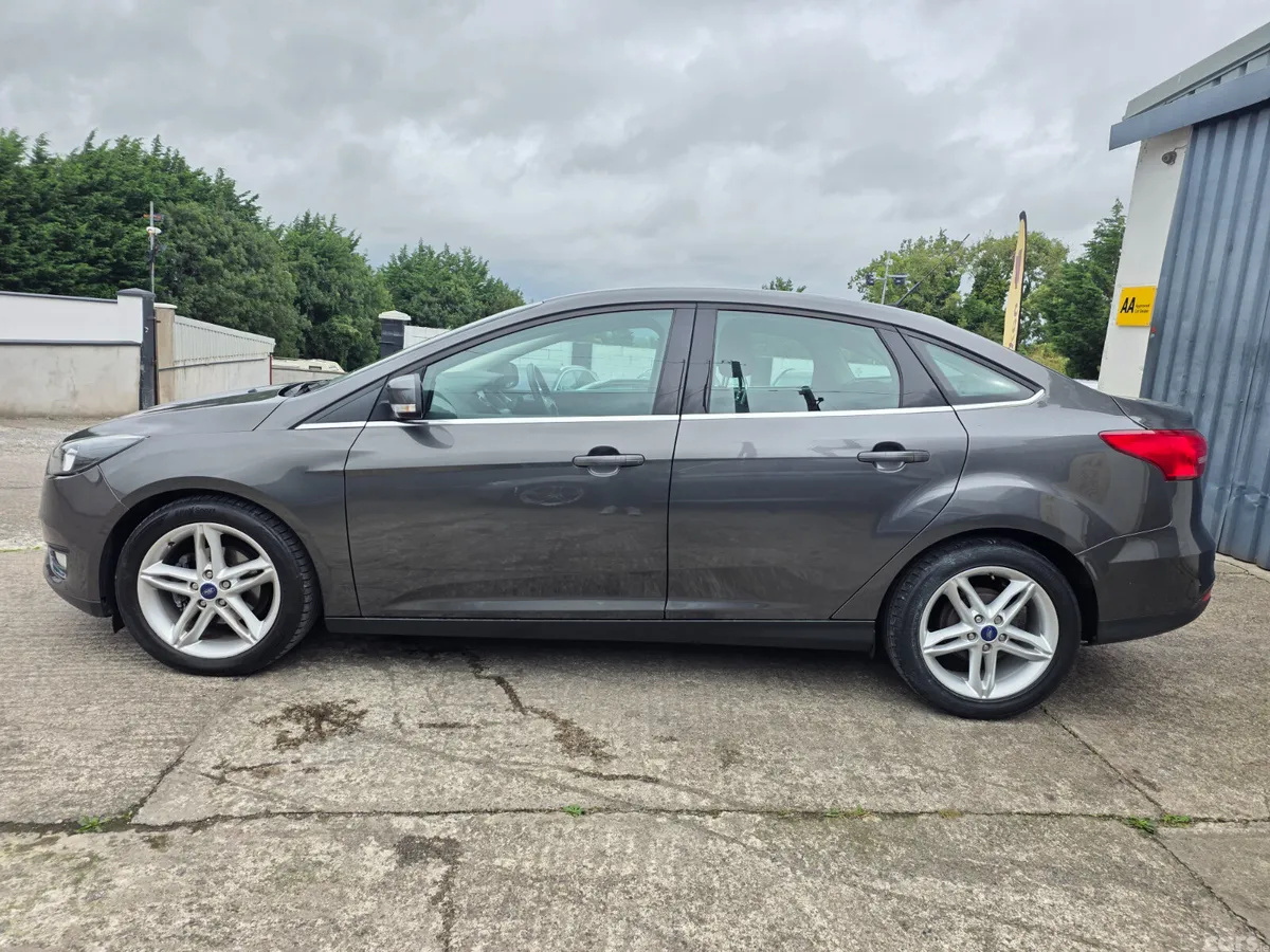 Ford Focus Saloon, Diesel, 2015, Grey
