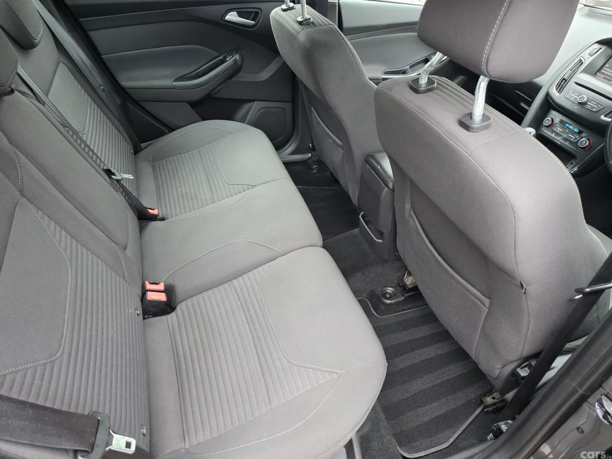 Ford Focus Saloon, Diesel, 2015, Grey