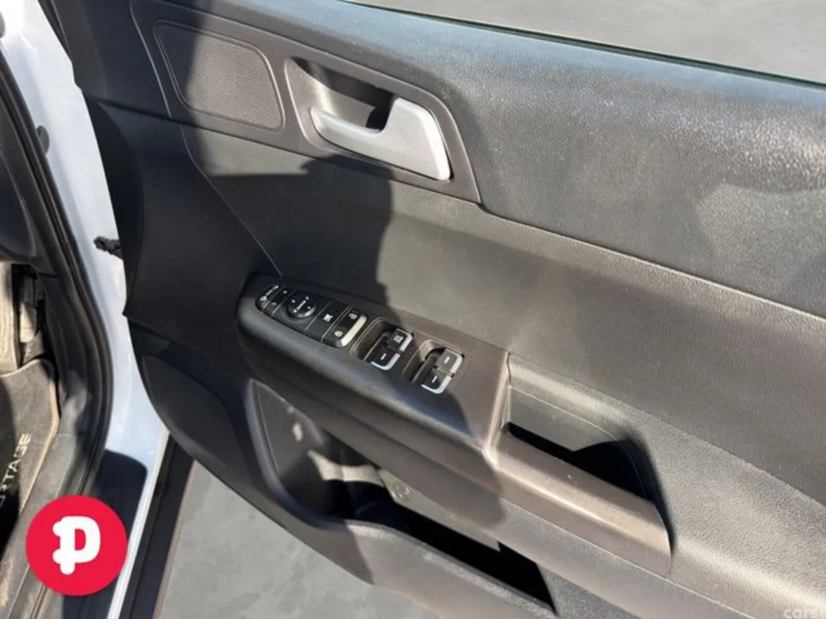 Kia Sportage MPV, Diesel Hybrid, 2021, White