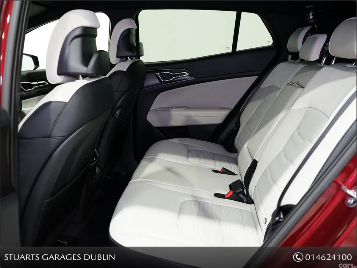 Kia Sportage MPV, Petrol Hybrid, 2026, Red