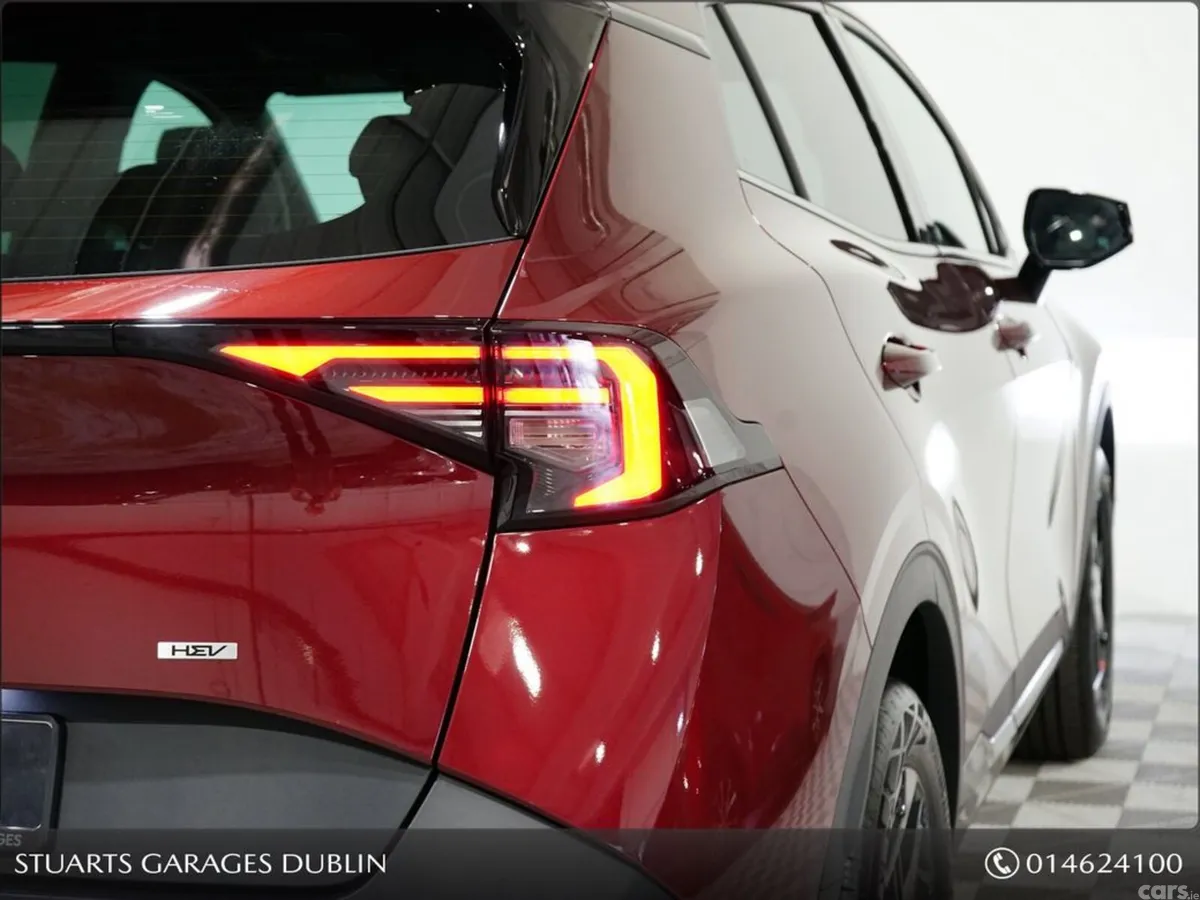 Kia Sportage MPV, Petrol Hybrid, 2026, Red