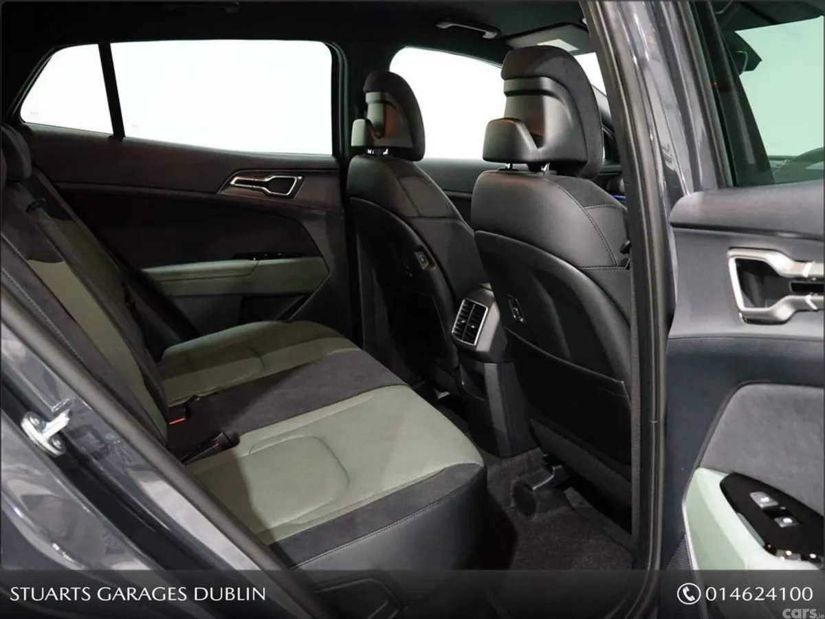 Kia Sportage MPV, Petrol Hybrid, 2025, Grey