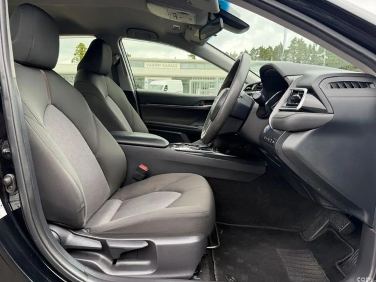 Toyota Camry Saloon, Petrol Hybrid, 2018, Black