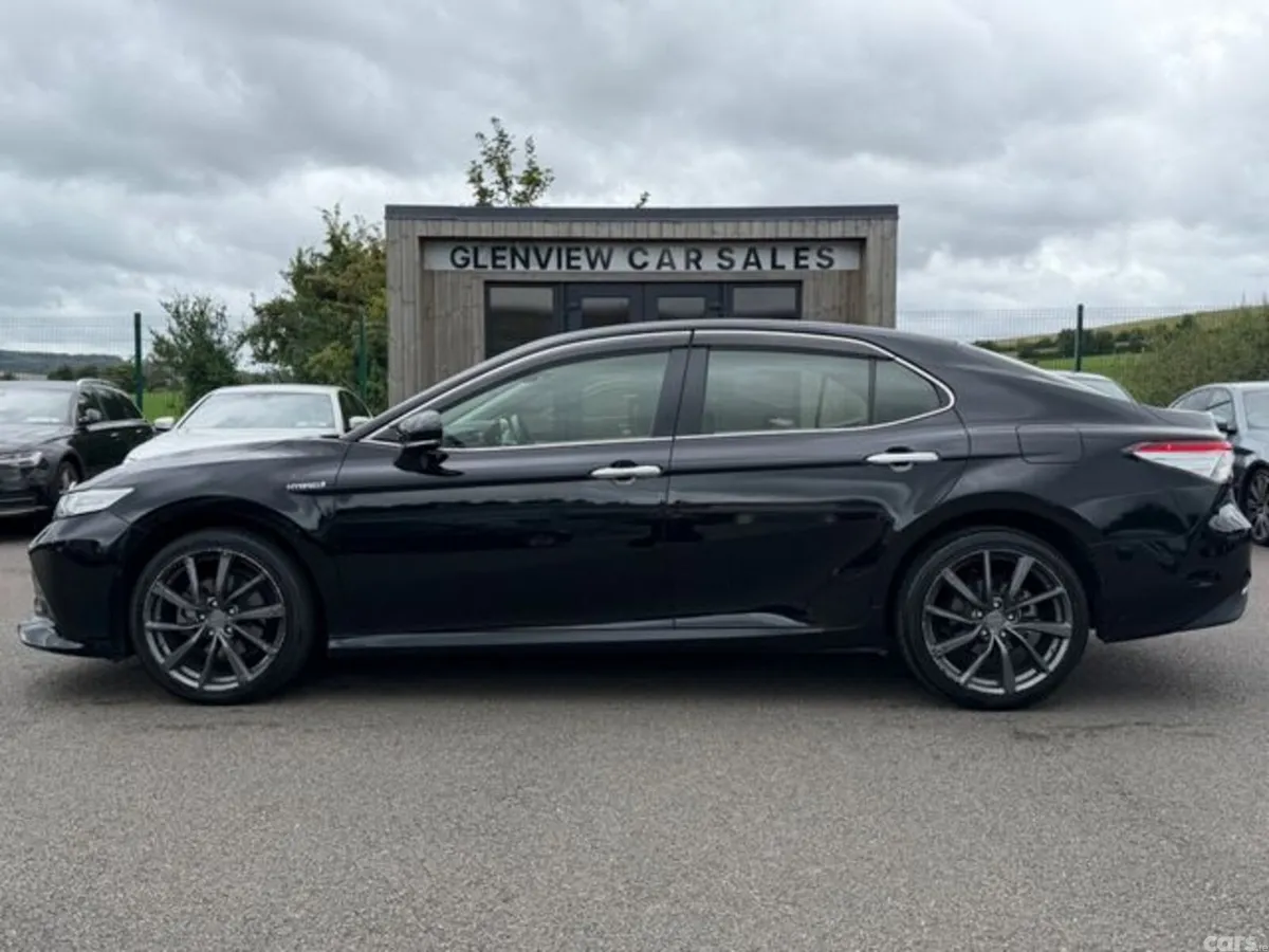 Toyota Camry Saloon, Petrol Hybrid, 2018, Black
