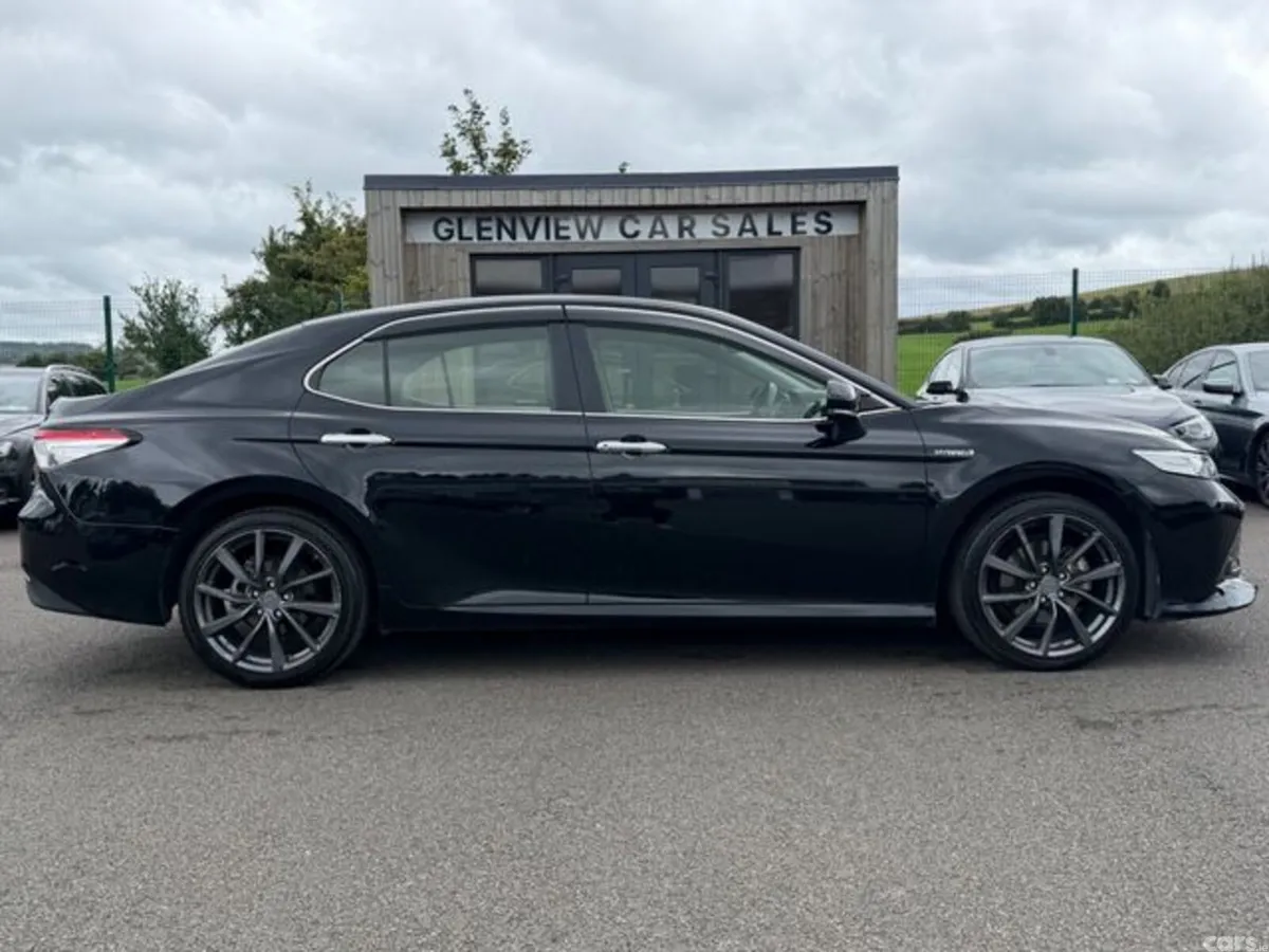 Toyota Camry Saloon, Petrol Hybrid, 2018, Black