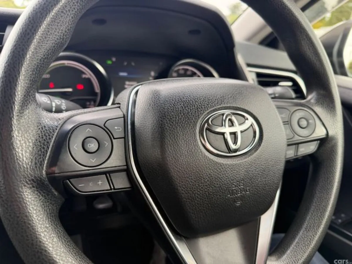 Toyota Camry Saloon, Petrol Hybrid, 2018, Black