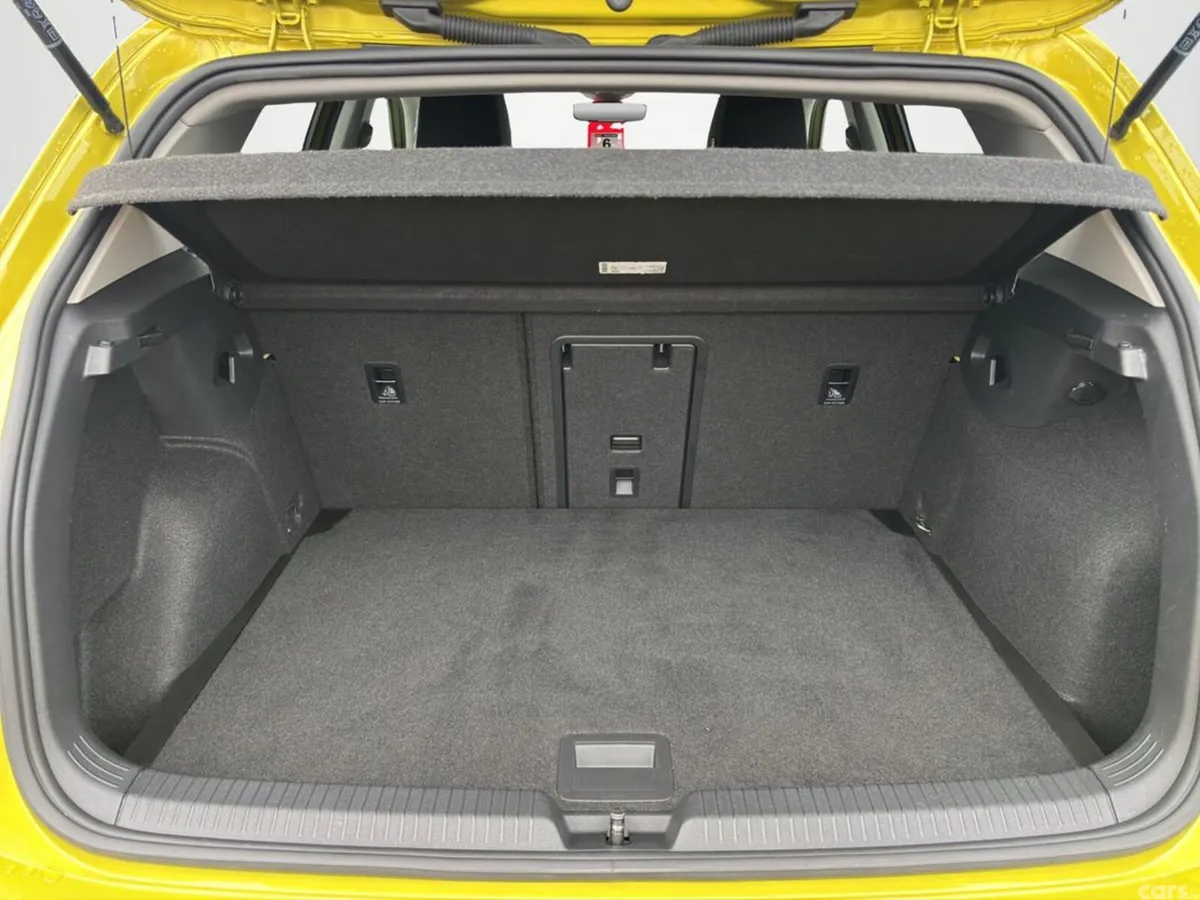 Volkswagen Golf Hatchback, Petrol, 2021, Green