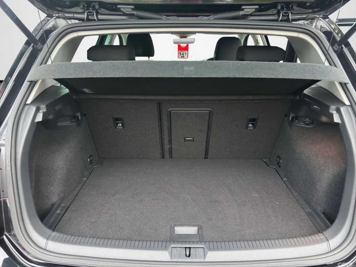 Volkswagen Golf Hatchback, Petrol, 2017, Black