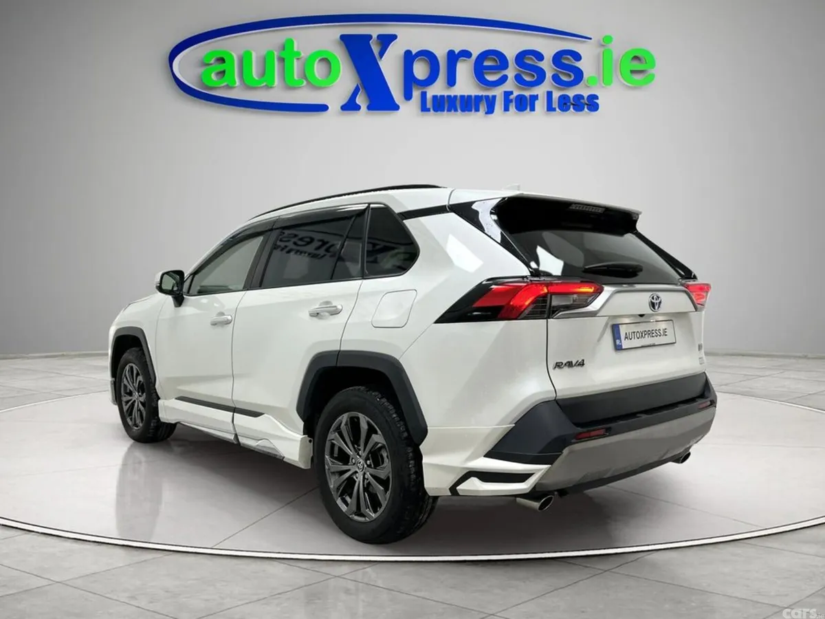 Toyota RAV4 SUV, Petrol Hybrid, 2022, White