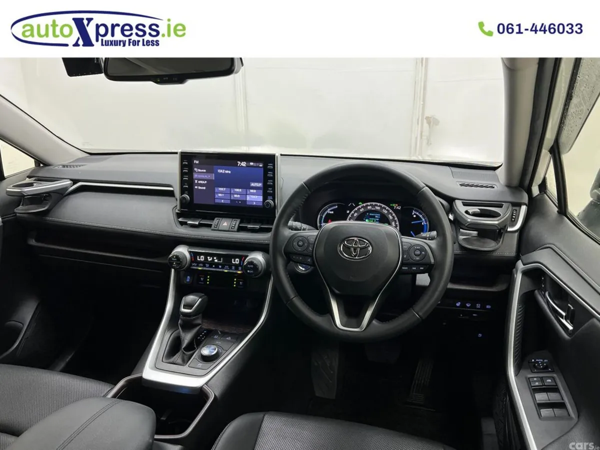 Toyota RAV4 SUV, Petrol Hybrid, 2022, White